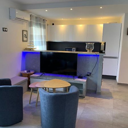 Grand Studio Tres Agreable Avec Bar, Cuisine Et Terrasse Καν-συρ-Μερ Εξωτερικό φωτογραφία