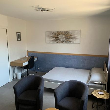 Grand Studio Tres Agreable Avec Bar, Cuisine Et Terrasse Καν-συρ-Μερ Εξωτερικό φωτογραφία