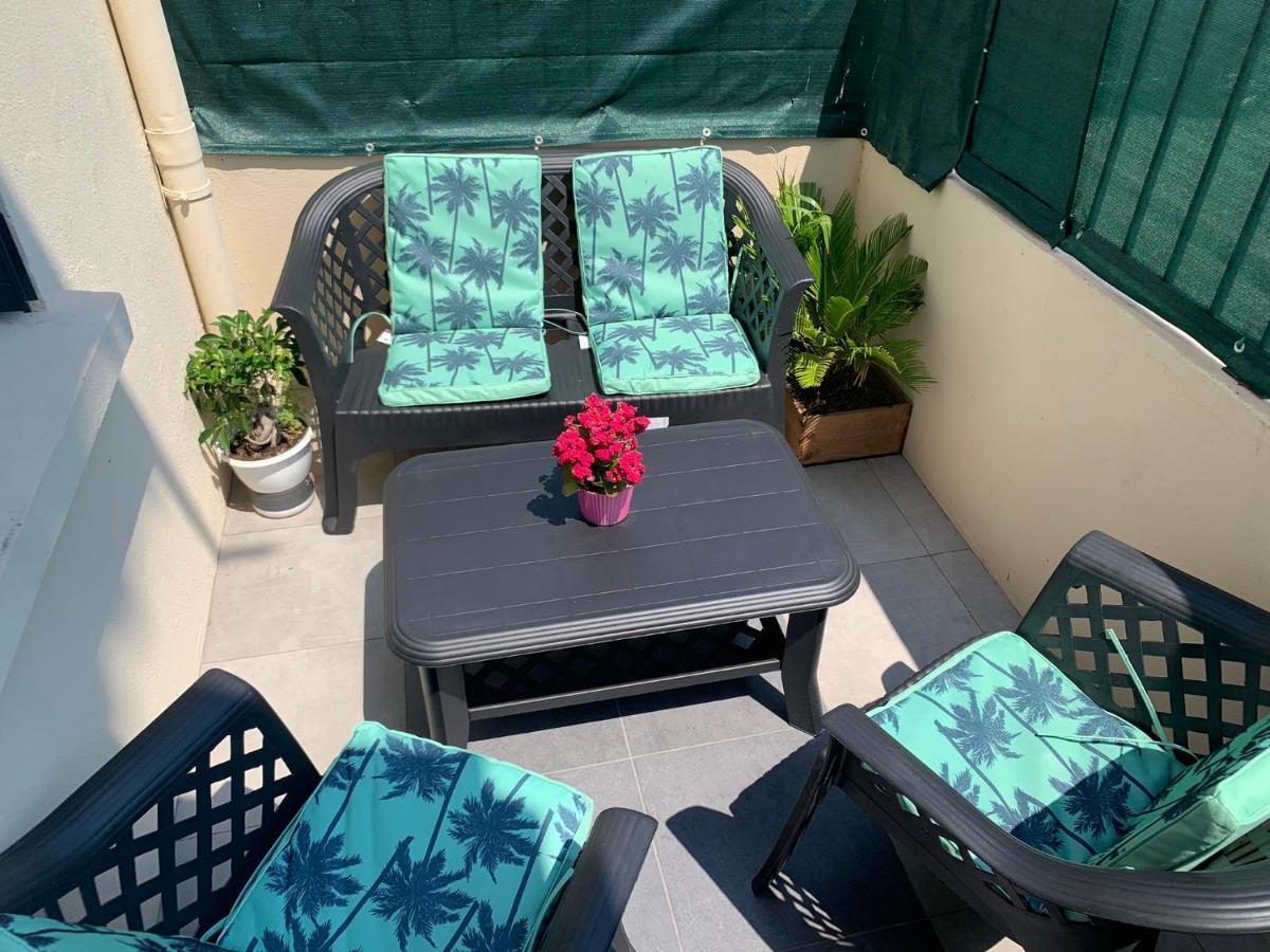 Grand Studio Tres Agreable Avec Bar, Cuisine Et Terrasse Καν-συρ-Μερ Εξωτερικό φωτογραφία