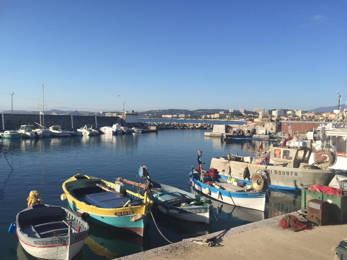 Grand Studio Tres Agreable Avec Bar, Cuisine Et Terrasse Καν-συρ-Μερ Εξωτερικό φωτογραφία