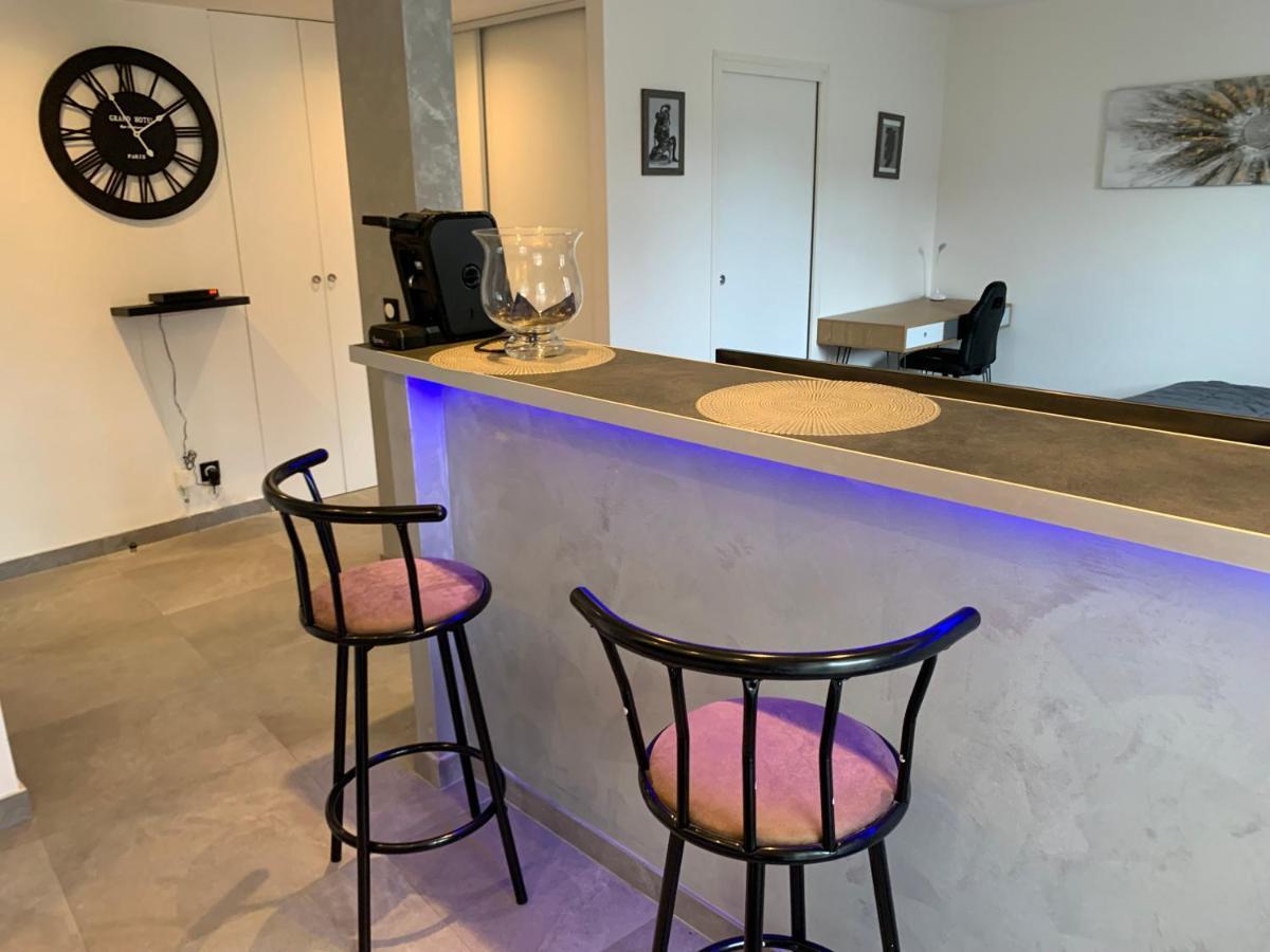 Grand Studio Tres Agreable Avec Bar, Cuisine Et Terrasse Καν-συρ-Μερ Εξωτερικό φωτογραφία