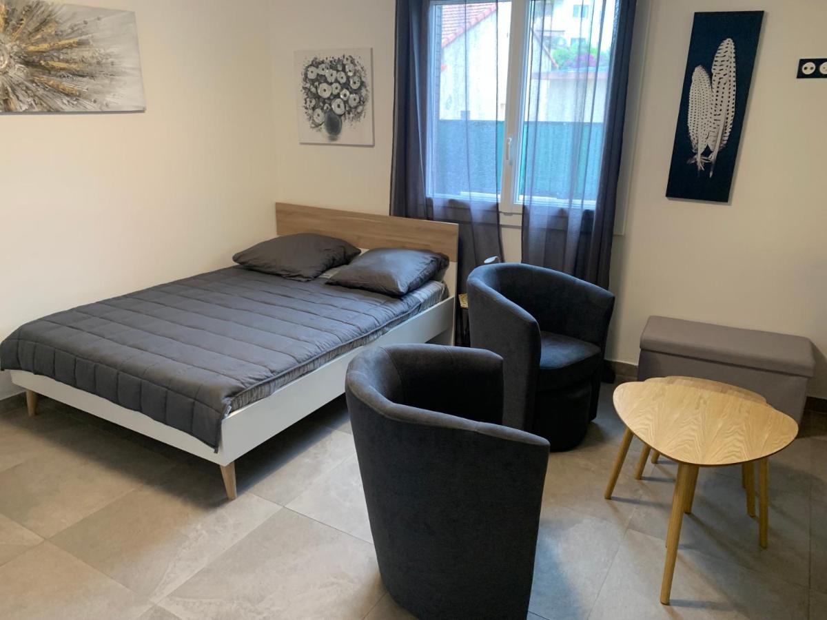 Grand Studio Tres Agreable Avec Bar, Cuisine Et Terrasse Καν-συρ-Μερ Εξωτερικό φωτογραφία