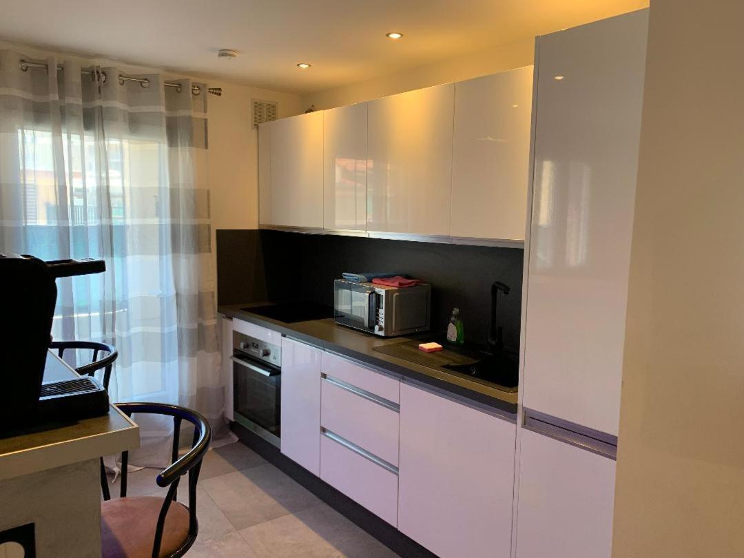 Grand Studio Tres Agreable Avec Bar, Cuisine Et Terrasse Καν-συρ-Μερ Εξωτερικό φωτογραφία